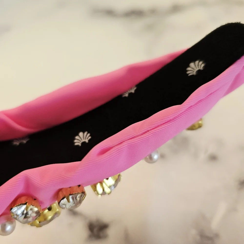 LELE SADOUGHI X STONEY CLOVER BUBBLEGUM PEARL & CRYSTAL HEARTS KNOTTED HEADBAND